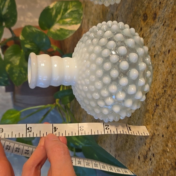 Vintage fenton milk glass hobnail vase - Picture 9 of 12